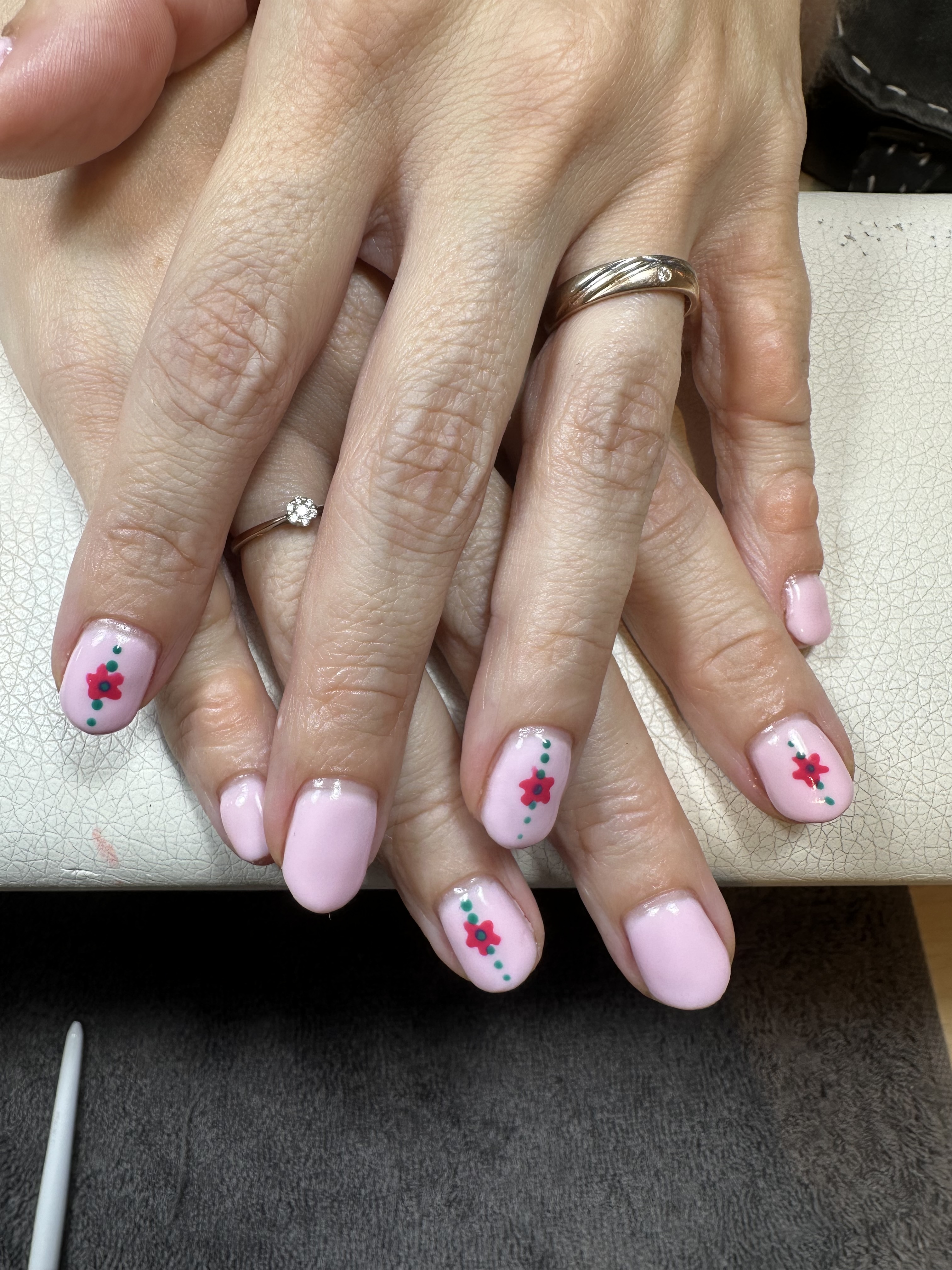 Roze manicure met bloemetjes-nailart